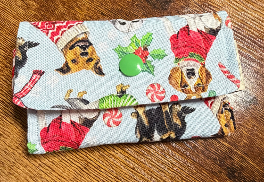 🎄 Christmas Dog Fabric Snap Wallet~
Handmade ID Card Holder D-Ring