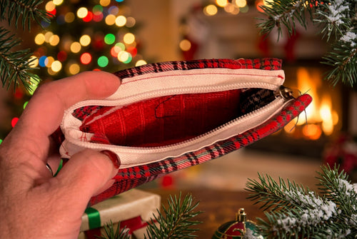 Red Plaid Zipper Pouch, Handmade Coin Purse, Small Cosmetic Bag, Mini Wallet, Christmas Stocking Stuffer, Handmade Gift